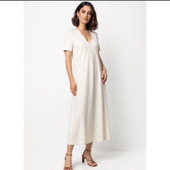 Harris Wharf London Dresses & Skirts - Harris Wharf London - V-neck Ivory Midi Dress